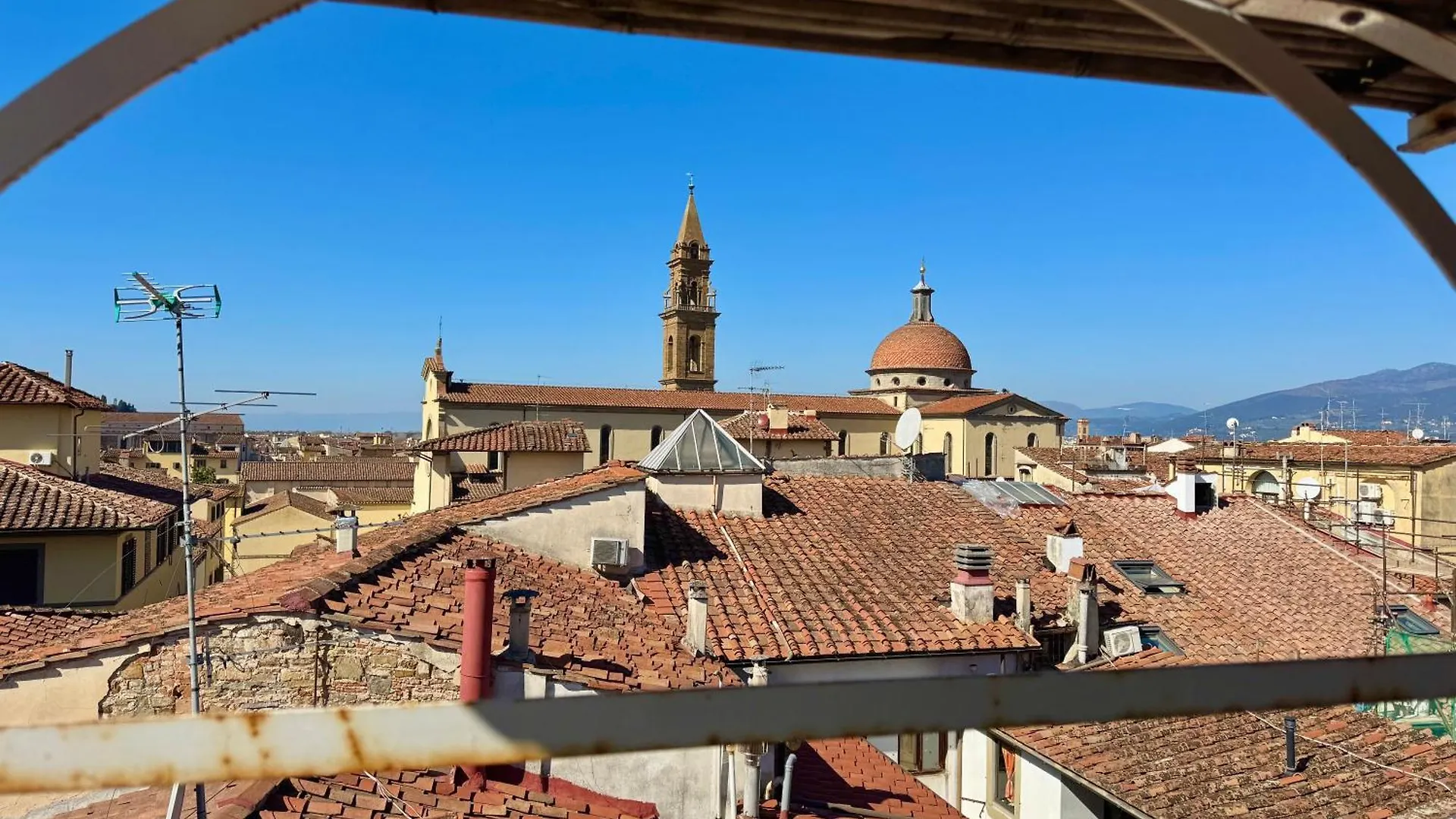 Apartament A Terrace In Oltrarno